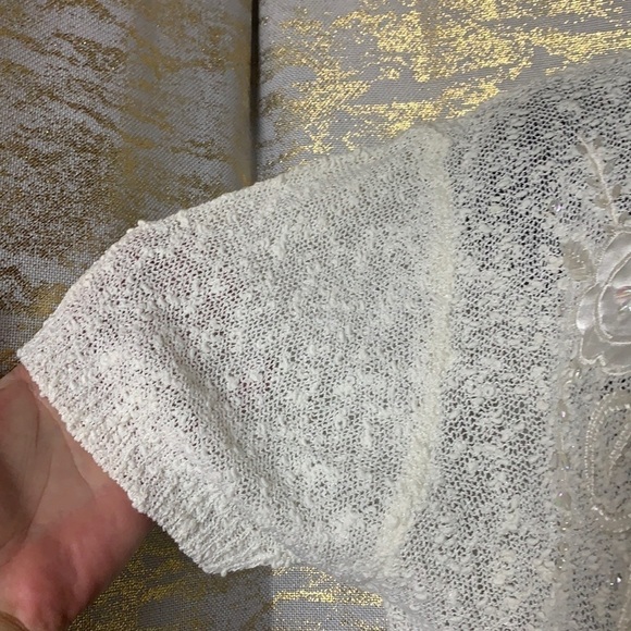 Vintage🧚‍♀️White Beaded short sleeve crochet sweater/blouse - Picture 5 of 9